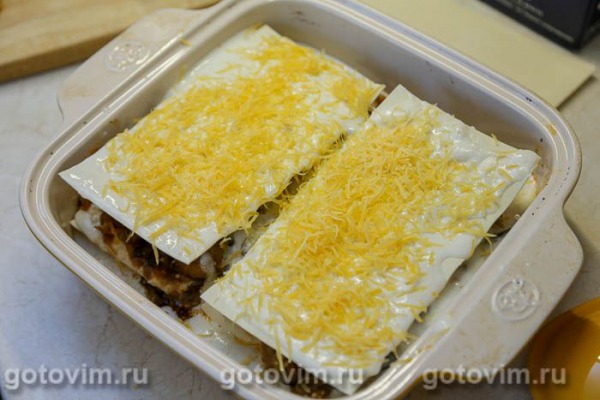 Лазанья с фрикадельками, овощным соусом и бешамель Лазанья с фрикадельками, овощным соусом и бешамель