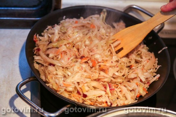 Тушеная квашеная капуста с фасолью и мадерой Тушеная квашеная капуста с фасолью и мадерой