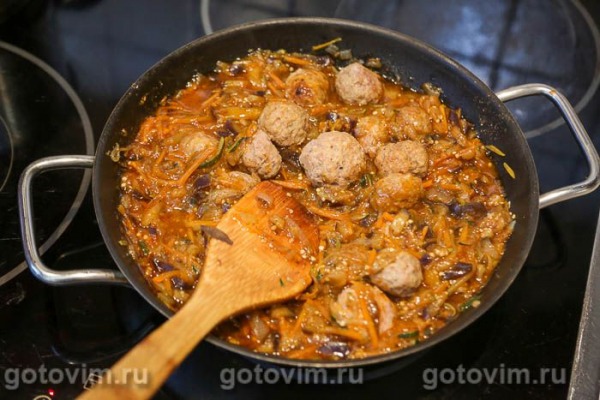 Лазанья с фрикадельками, овощным соусом и бешамель Лазанья с фрикадельками, овощным соусом и бешамель