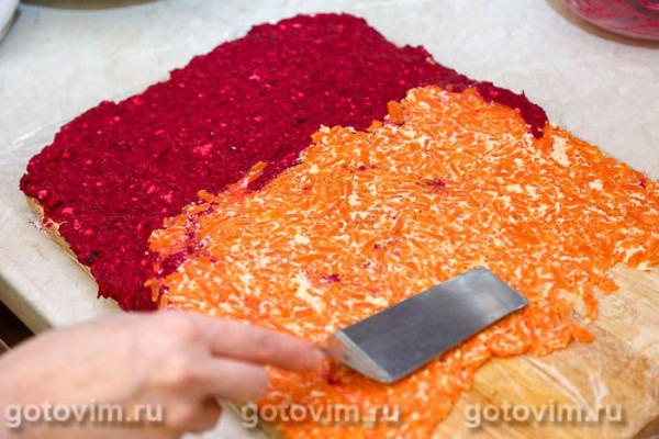 Рулет селедка под шубой (с желатином) Рулет селедка под шубой (с желатином)