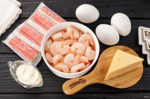 Салат слоеный с креветками Салат слоеный с креветками