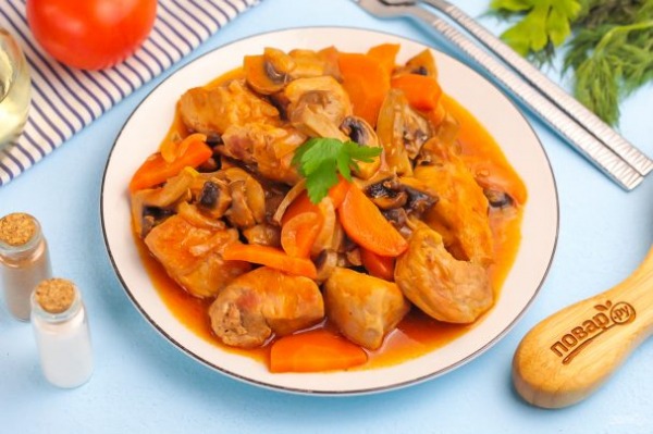 Тушеное мясо с грибами