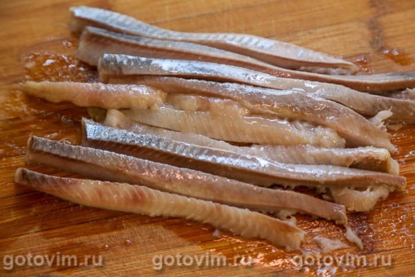 Рулет селедка под шубой (с желатином) Рулет селедка под шубой (с желатином)