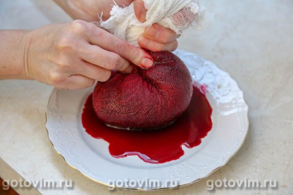Рулет селедка под шубой (с желатином) Рулет селедка под шубой (с желатином)