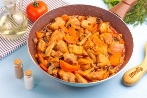 Тушеное мясо с грибами