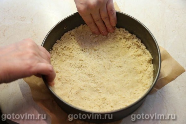 Постный тертый пирог с вареньем