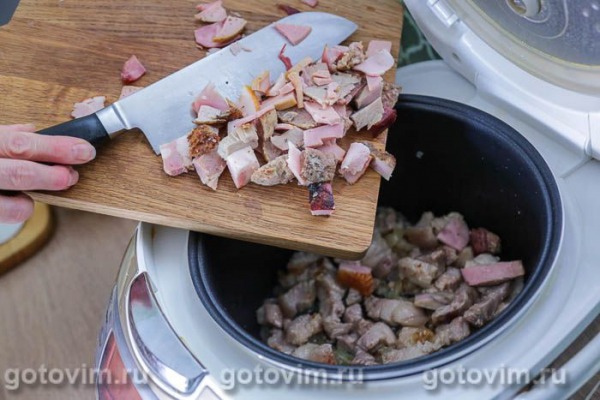 Бигус с квашеной капустой в мультиварке
