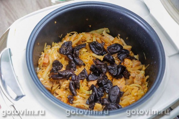 Бигус с квашеной капустой в мультиварке